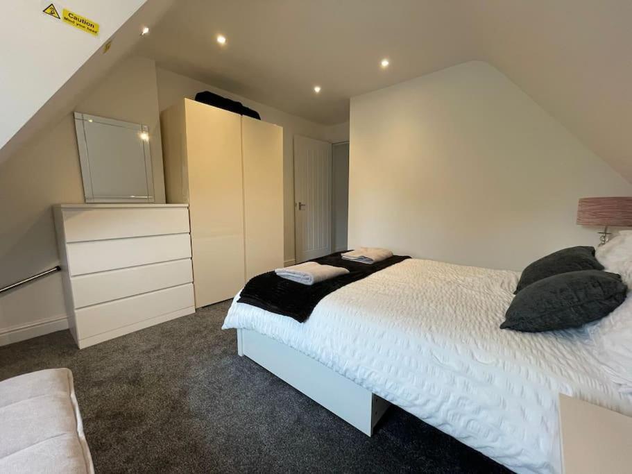 Rosey Lodge -1Bedroom Cousy Flat - Parking, Netflix, Wifi - Close To Blenheim Palace & Oxford - F5 Kidlington Zewnętrze zdjęcie