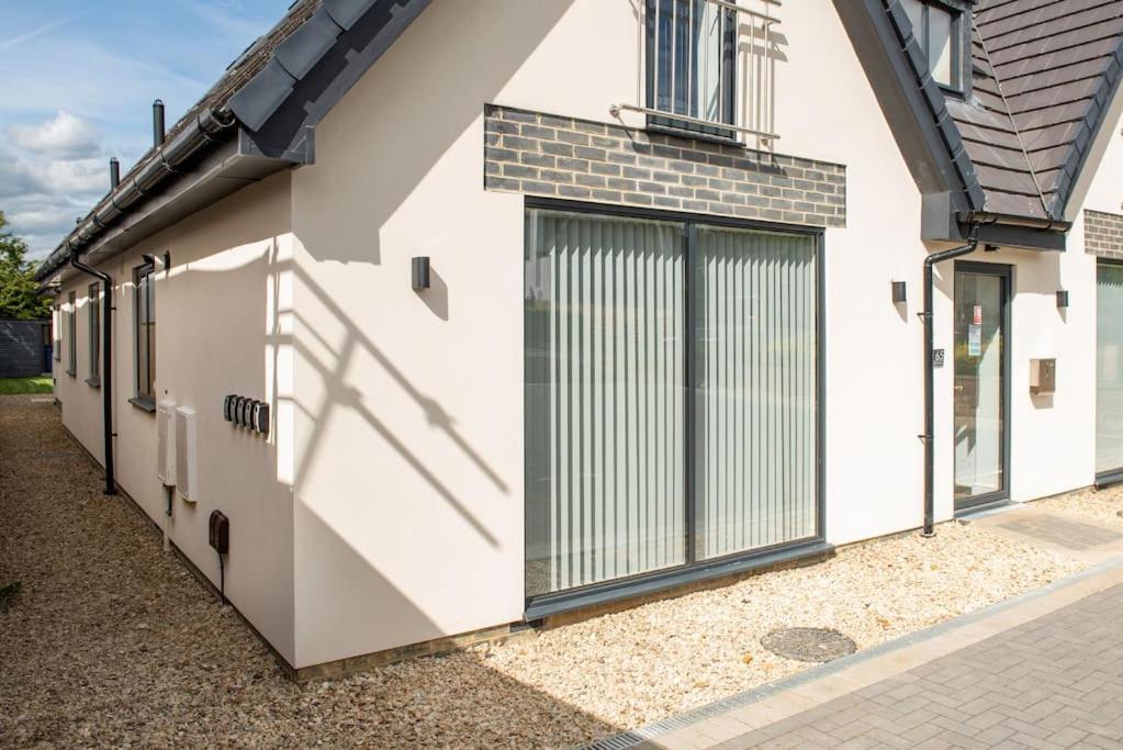 Rosey Lodge -1Bedroom Cousy Flat - Parking, Netflix, Wifi - Close To Blenheim Palace & Oxford - F5 Kidlington Zewnętrze zdjęcie