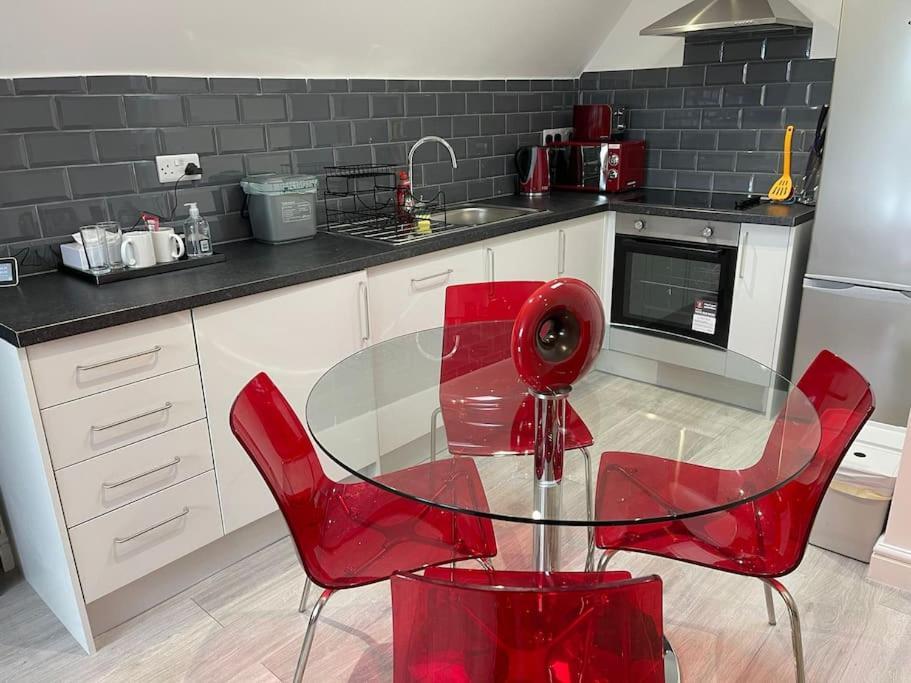 Rosey Lodge -1Bedroom Cousy Flat - Parking, Netflix, Wifi - Close To Blenheim Palace & Oxford - F5 Kidlington Zewnętrze zdjęcie