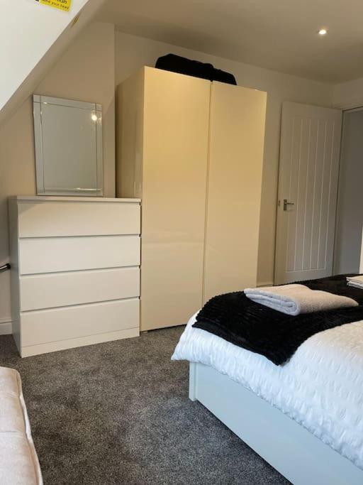 Rosey Lodge -1Bedroom Cousy Flat - Parking, Netflix, Wifi - Close To Blenheim Palace & Oxford - F5 Kidlington Zewnętrze zdjęcie