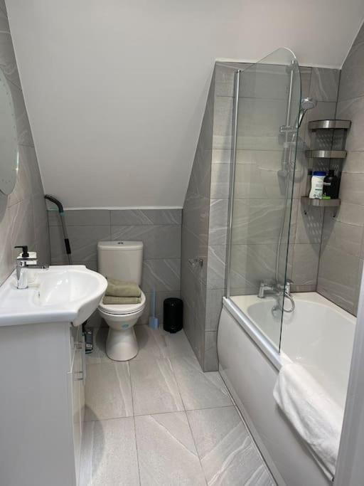 Rosey Lodge -1Bedroom Cousy Flat - Parking, Netflix, Wifi - Close To Blenheim Palace & Oxford - F5 Kidlington Zewnętrze zdjęcie
