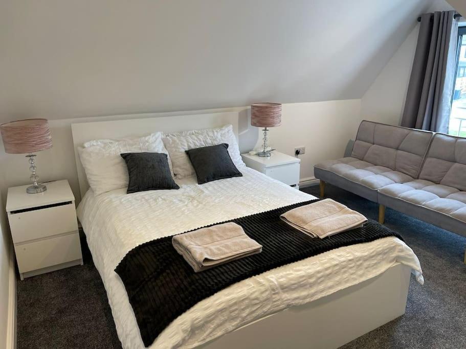 Rosey Lodge -1Bedroom Cousy Flat - Parking, Netflix, Wifi - Close To Blenheim Palace & Oxford - F5 Kidlington Zewnętrze zdjęcie
