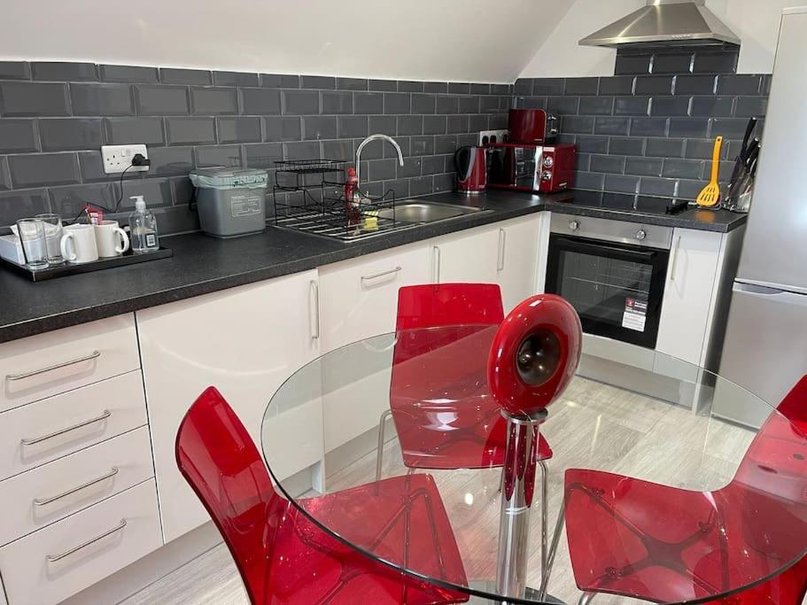 Rosey Lodge -1Bedroom Cousy Flat - Parking, Netflix, Wifi - Close To Blenheim Palace & Oxford - F5 Kidlington Zewnętrze zdjęcie